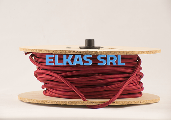 Nossos cabos são certificados. Eles também têm um processo de colagem que os impede de serem desintegrados em sua armadura